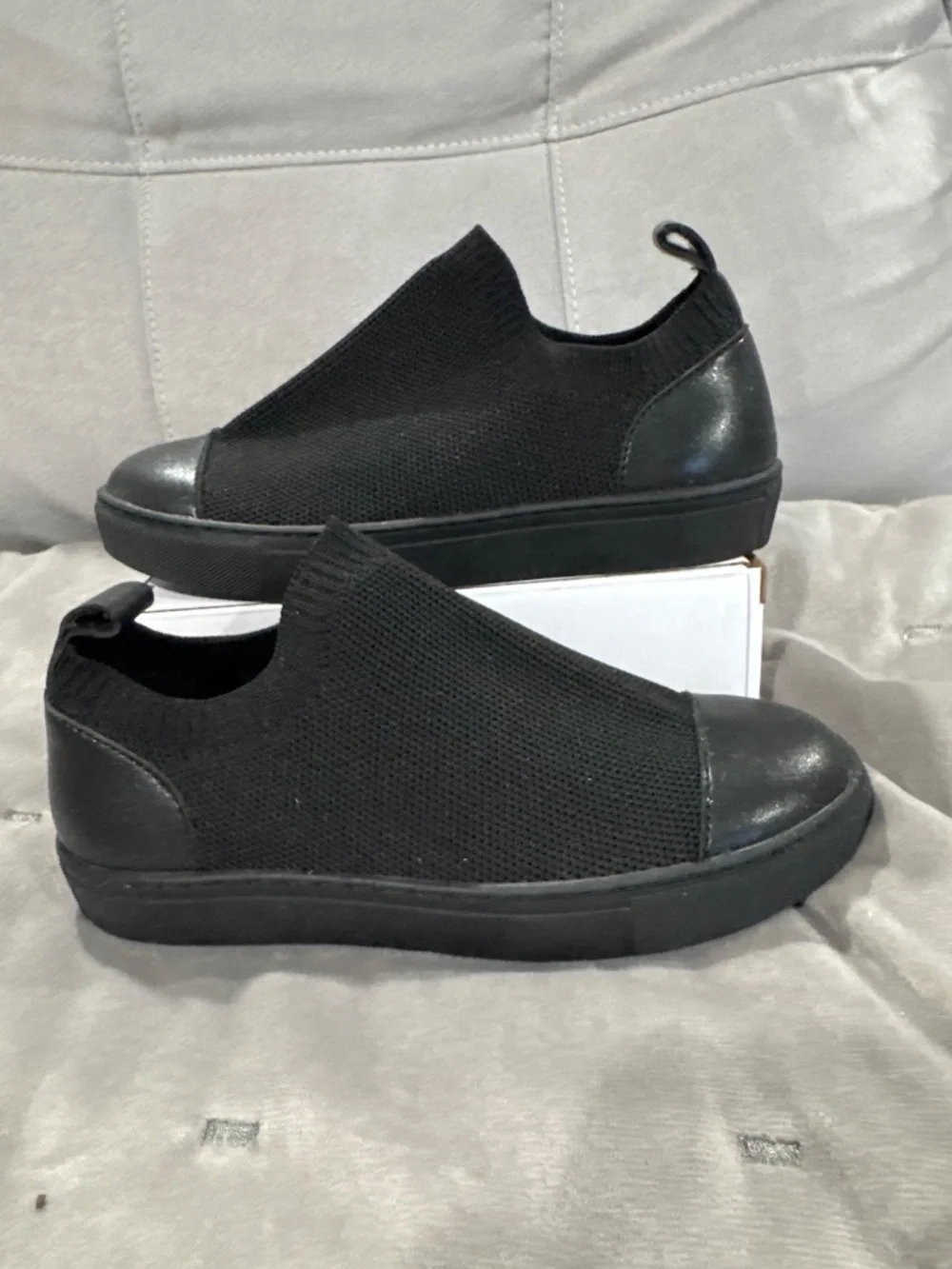 Ruby Label Black Slip-On Sneakers Textile W Leather Toe Cap Kids 31 US 13 - 13.5